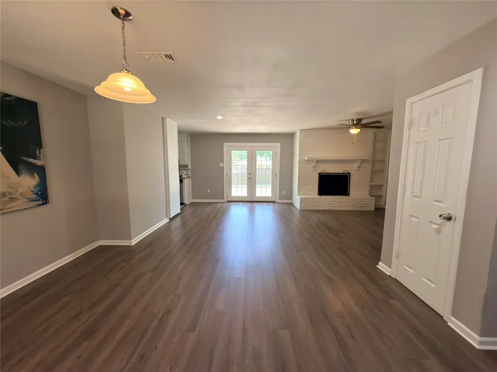 900 Prestwick Street Bedford TX 76022