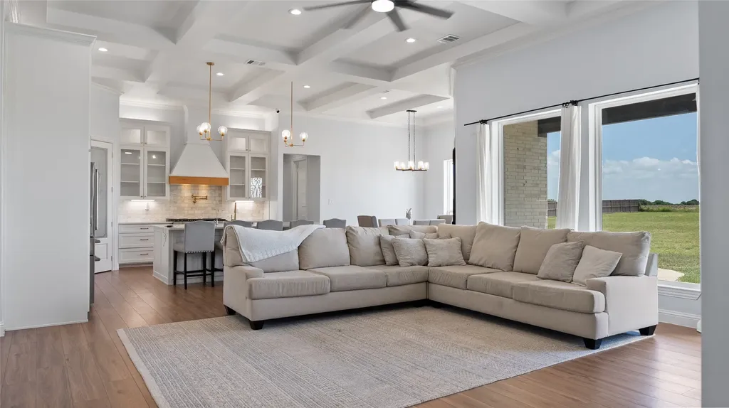 8224 Harvest Drive Grandview TX 76050