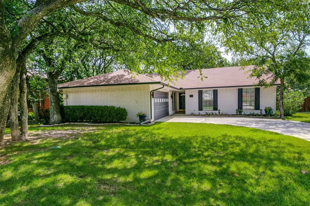 204 Tharp Drive Highland Village TX 75077