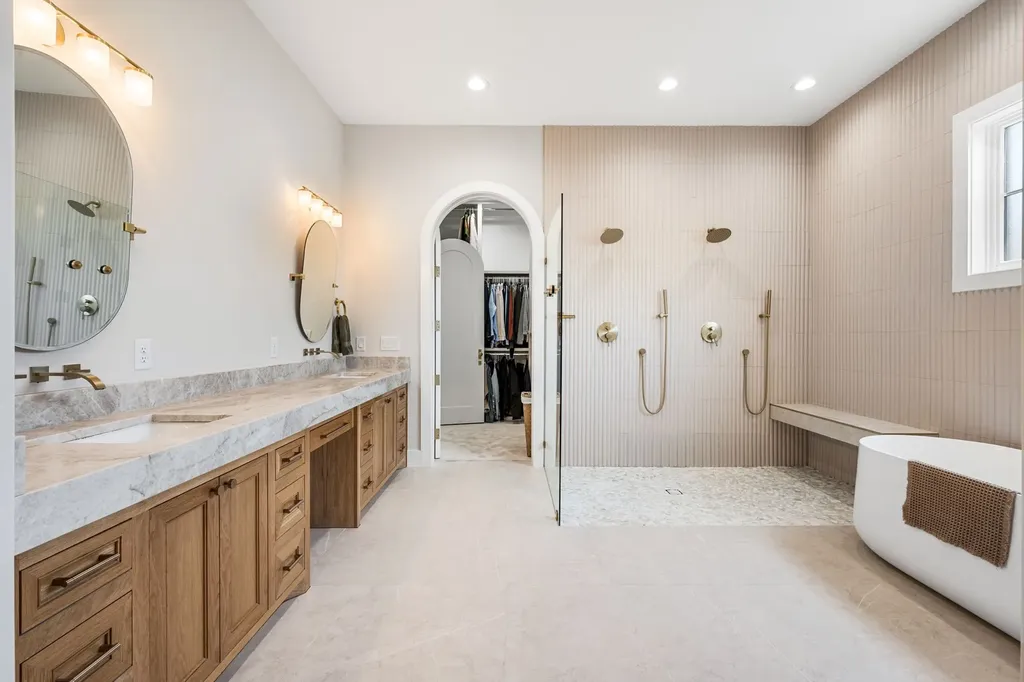 814 E Wall Street Grapevine TX 76051