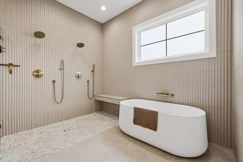 814 E Wall Street Grapevine TX 76051