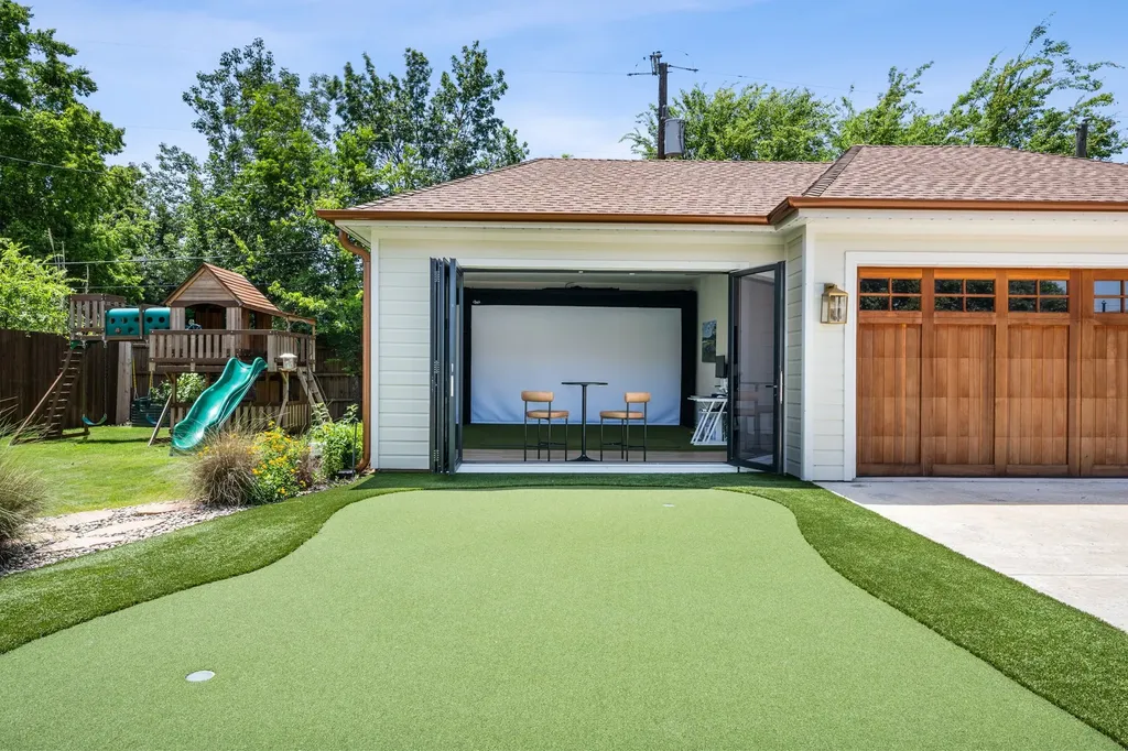 814 E Wall Street Grapevine TX 76051