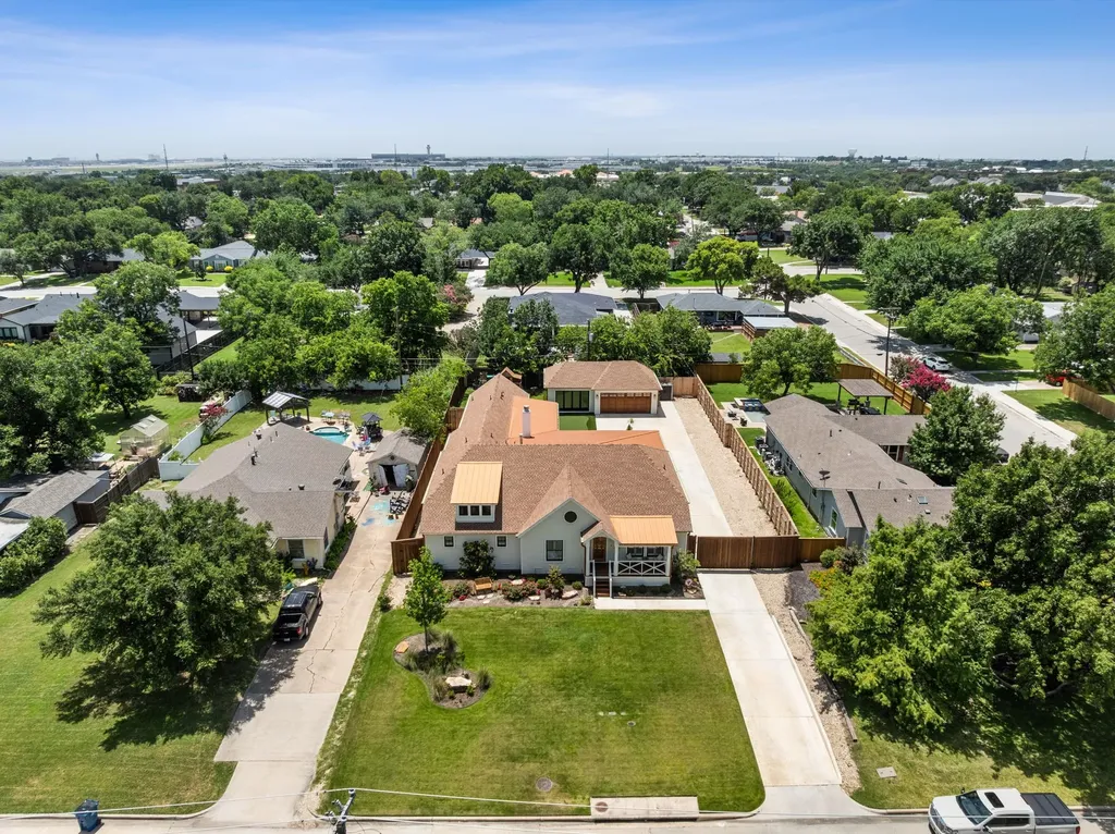 814 E Wall Street Grapevine TX 76051