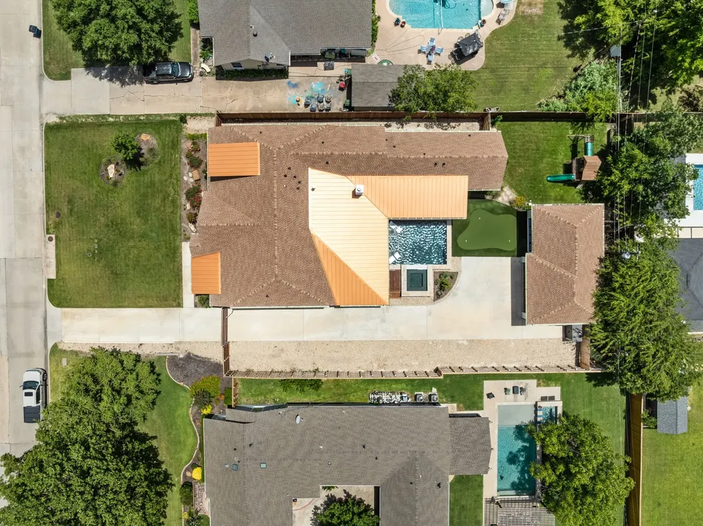 814 E Wall Street Grapevine TX 76051