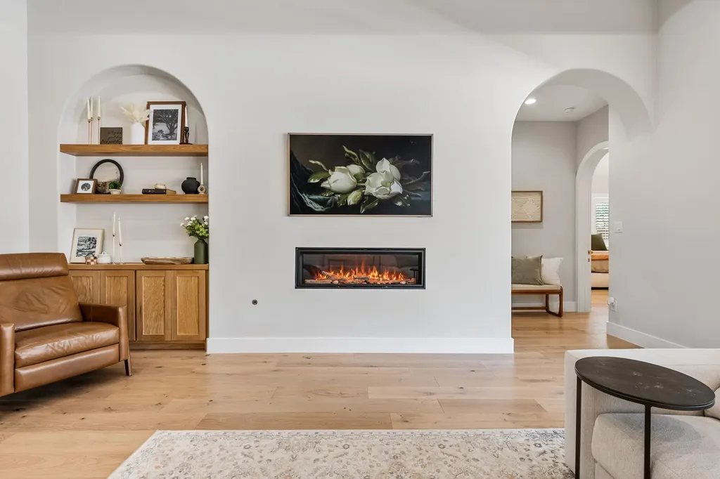 814 E Wall Street Grapevine TX 76051