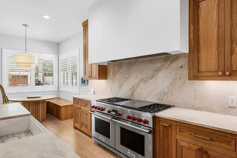 814 E Wall Street Grapevine TX 76051