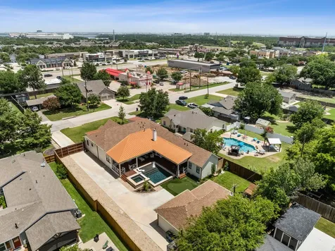 814 E Wall Street Grapevine TX 76051