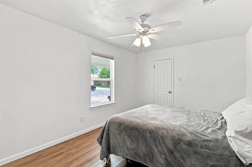 308 Oakwood Lane Hewitt TX 76643