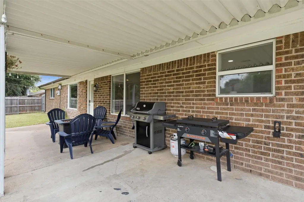 308 Oakwood Lane Hewitt TX 76643