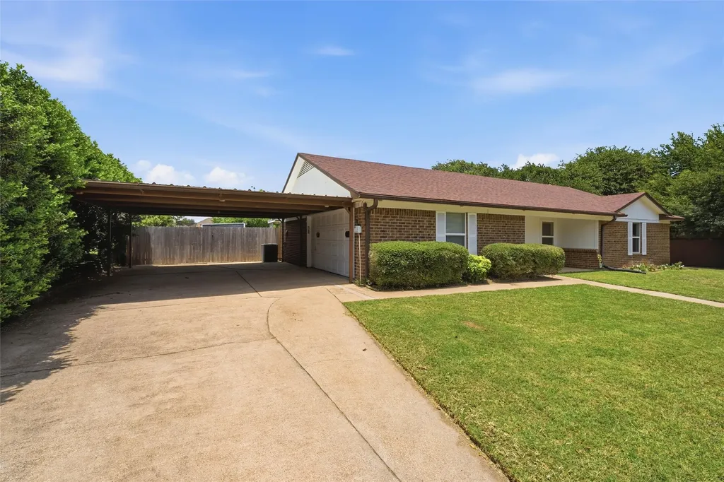 308 Oakwood Lane Hewitt TX 76643