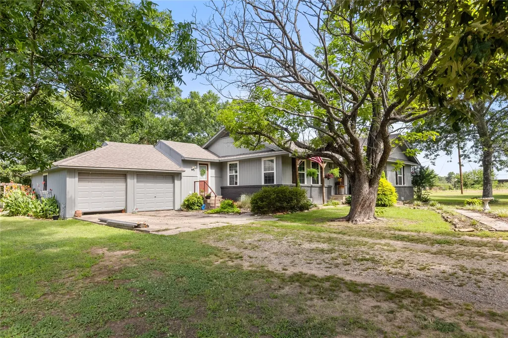 2461 County Road 44800 Blossom TX 75416