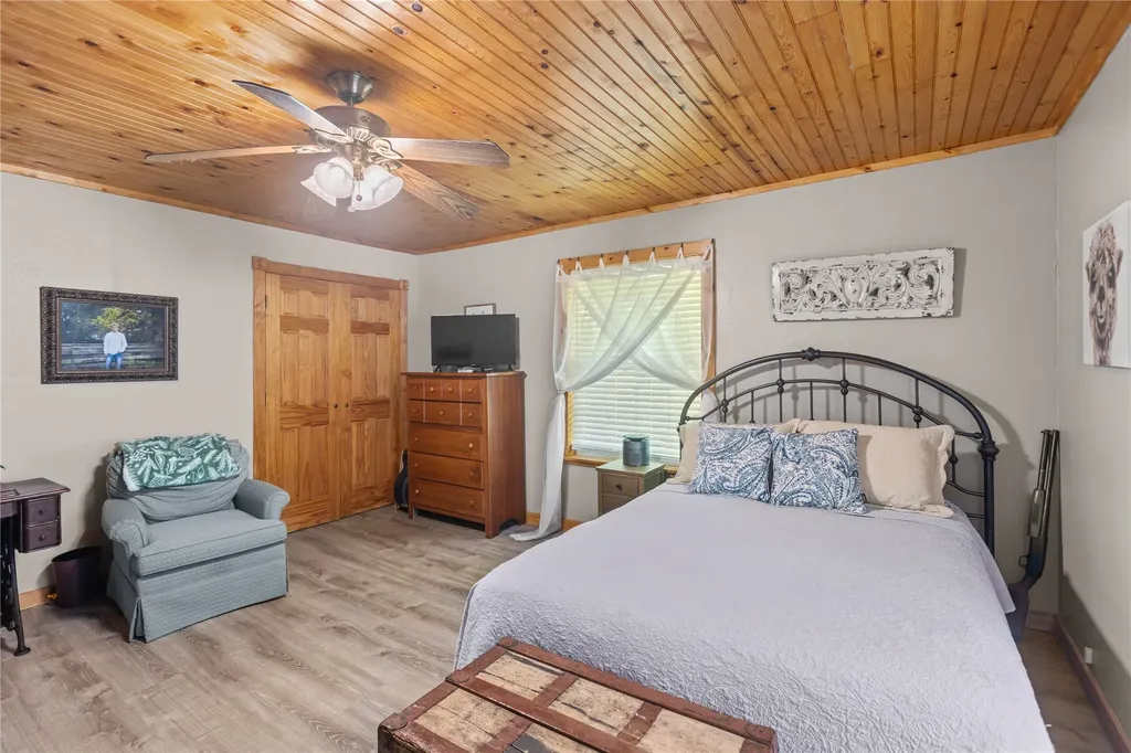 2461 County Road 44800 Blossom TX 75416