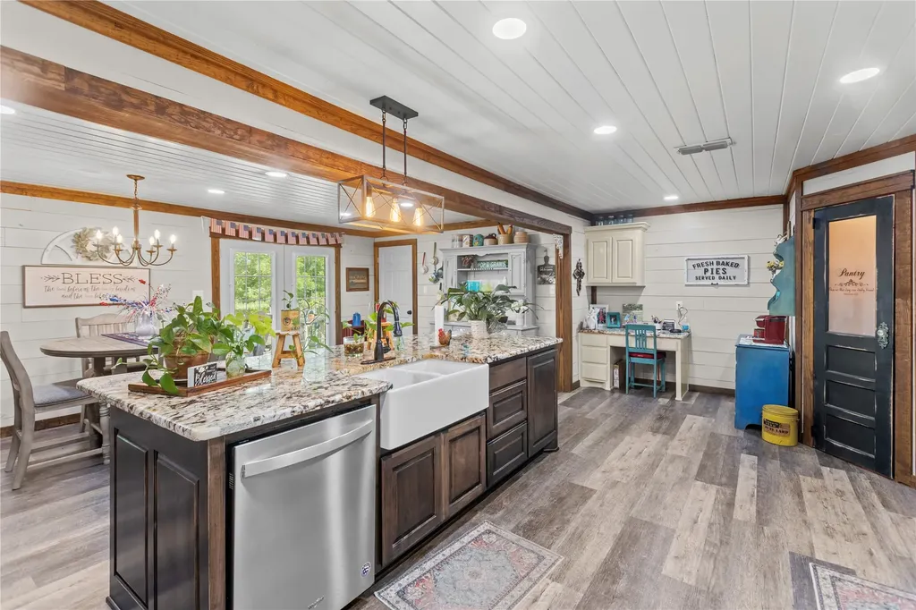 2461 County Road 44800 Blossom TX 75416