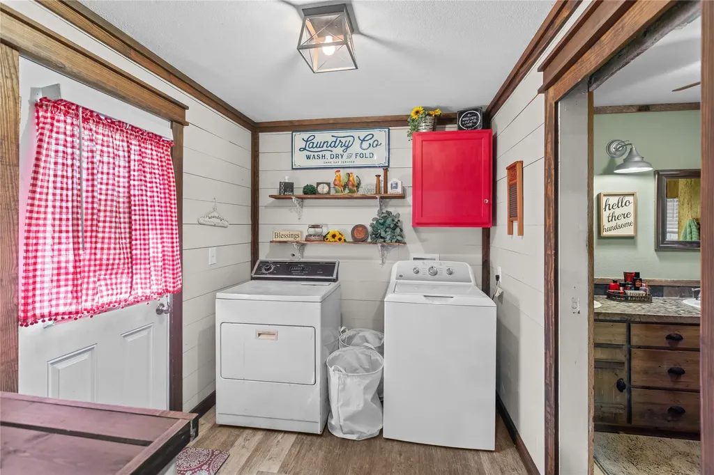 2461 County Road 44800 Blossom TX 75416