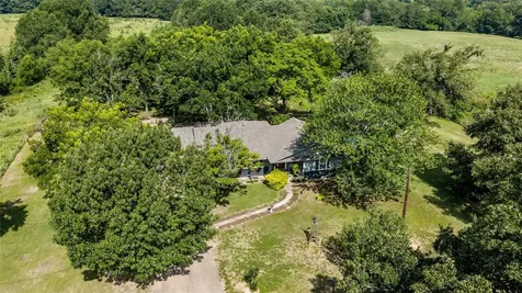 2461 County Road 44800 Blossom TX 75416