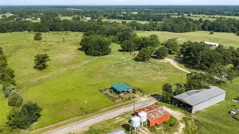 2461 County Road 44800 Blossom TX 75416