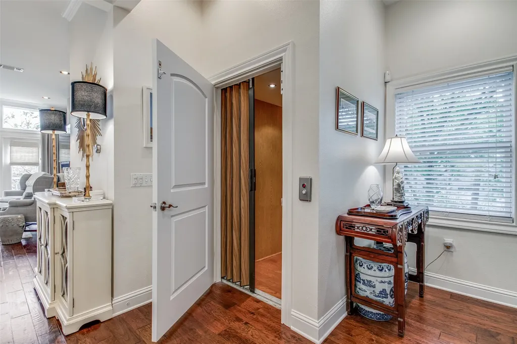 4301 Mckinney Avenue Dallas TX 75205