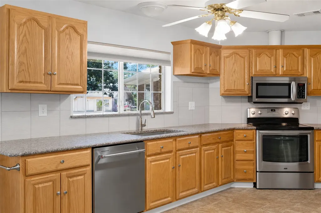 1612 White Mound Road Sherman TX 75090