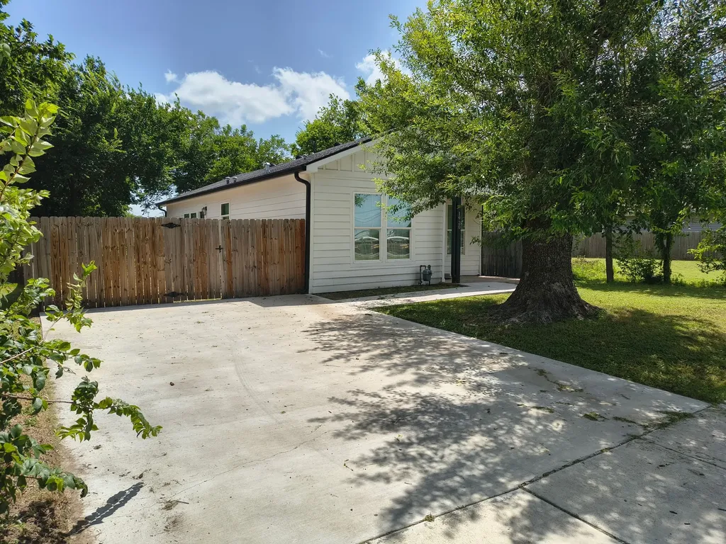 1920 S 18th Street Waco TX 76706