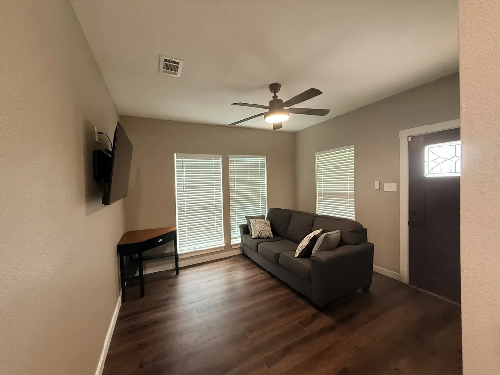 1920 S 18th Street Waco TX 76706