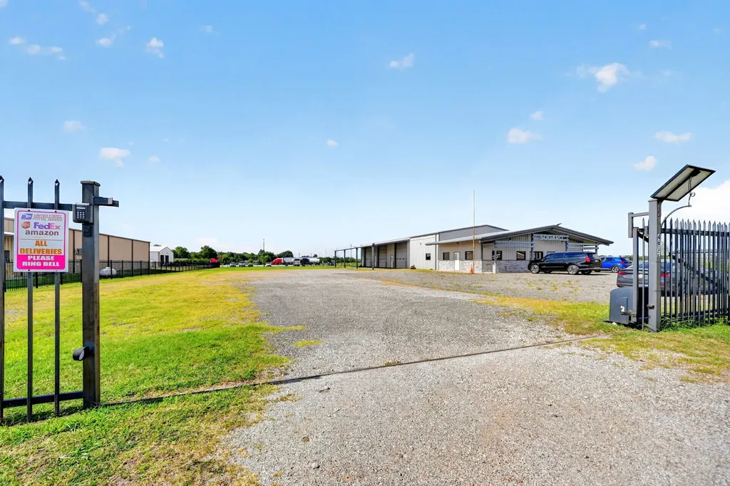 4612 County Road 2200 Greenville TX 75402