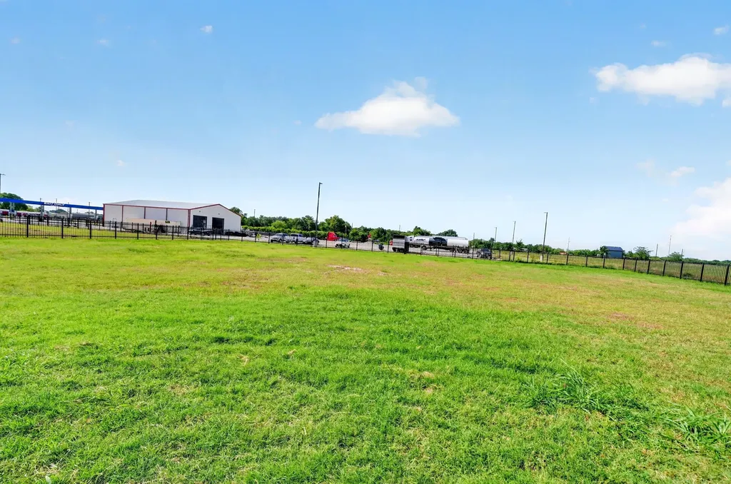 4612 County Road 2200 Greenville TX 75402