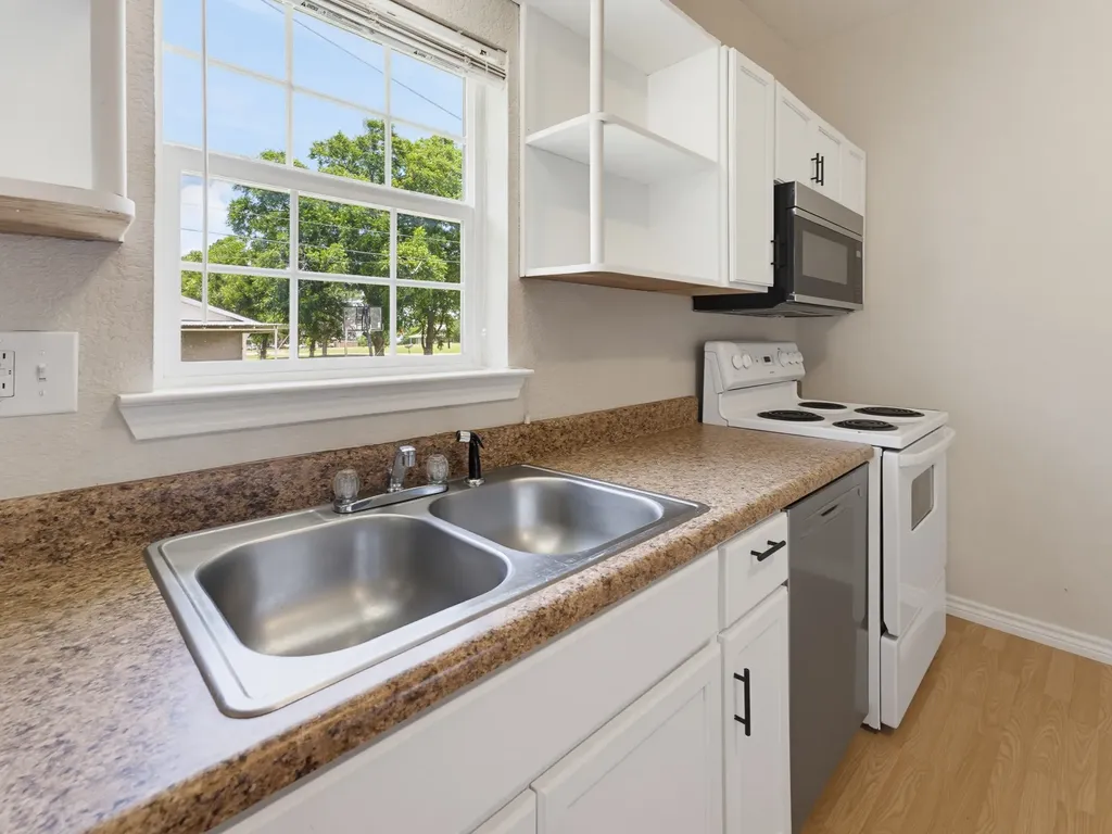 180 Trail Drive Bowie TX 76230