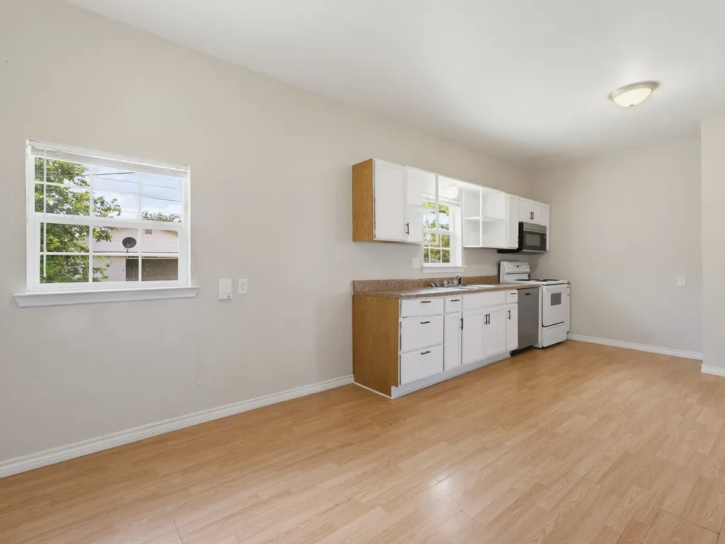 180 Trail Drive Bowie TX 76230