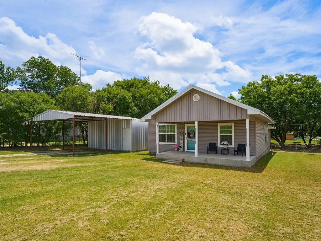 180 Trail Drive Bowie TX 76230