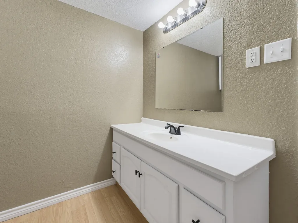 180 Trail Drive Bowie TX 76230