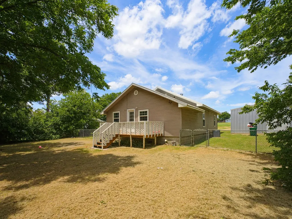 180 Trail Drive Bowie TX 76230