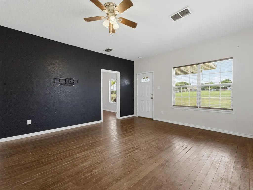 180 Trail Drive Bowie TX 76230