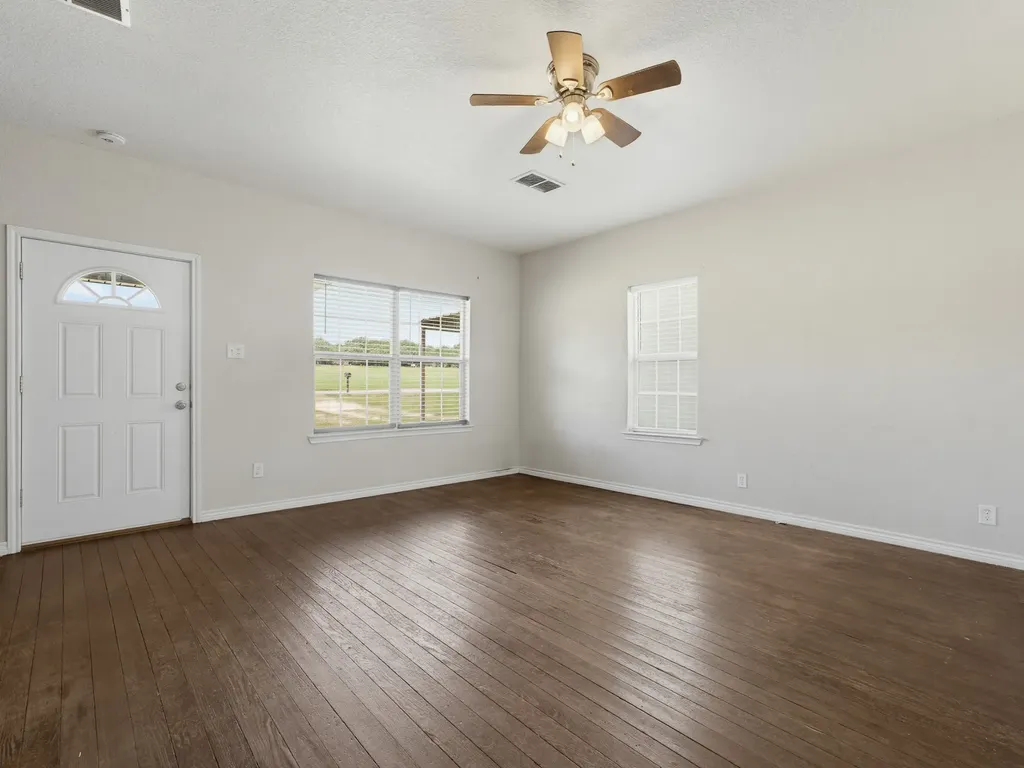 180 Trail Drive Bowie TX 76230