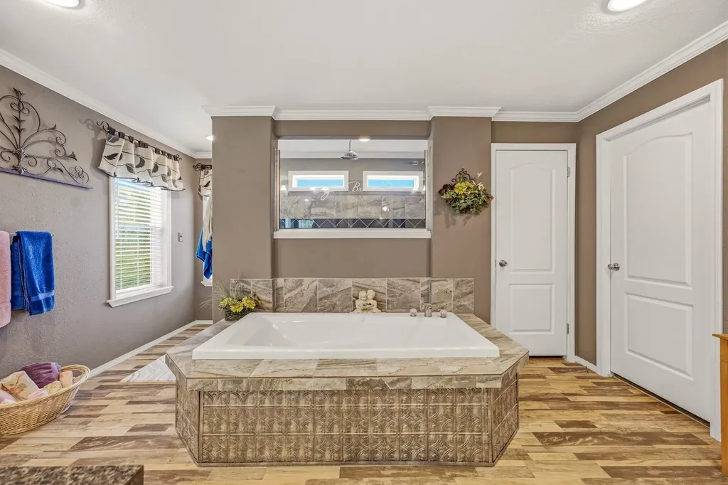 2914 Oak Court Granbury TX 76048