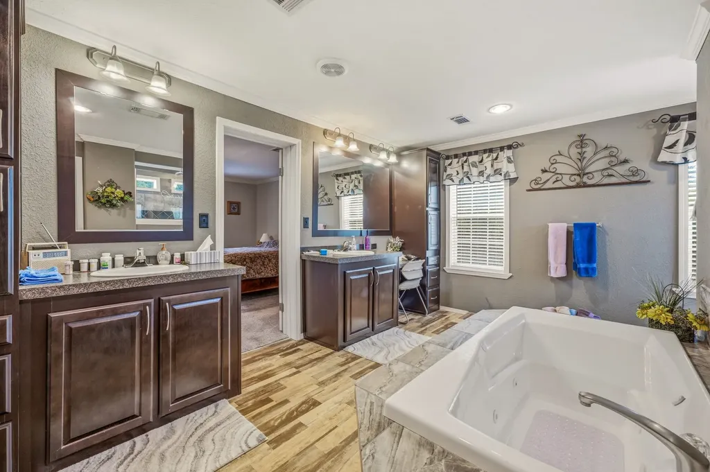 2914 Oak Court Granbury TX 76048