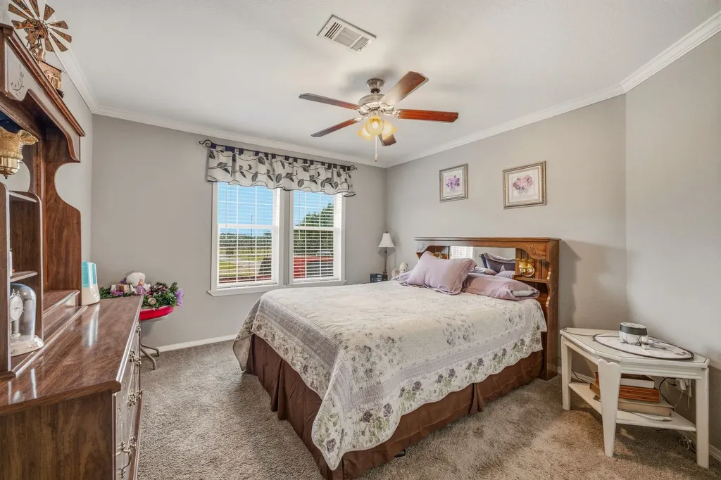 2914 Oak Court Granbury TX 76048