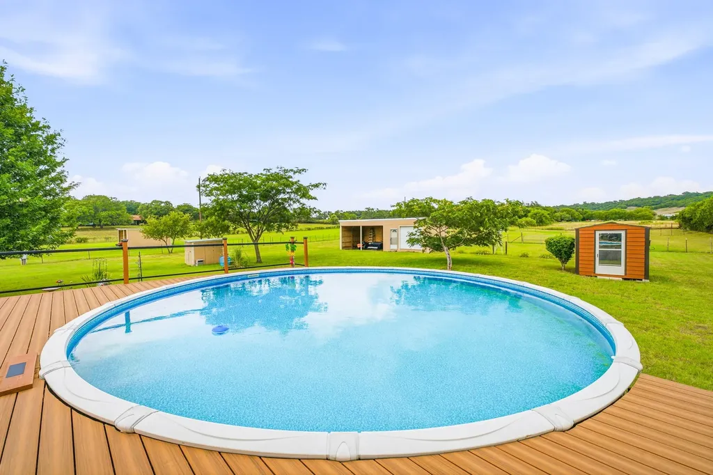 2914 Oak Court Granbury TX 76048