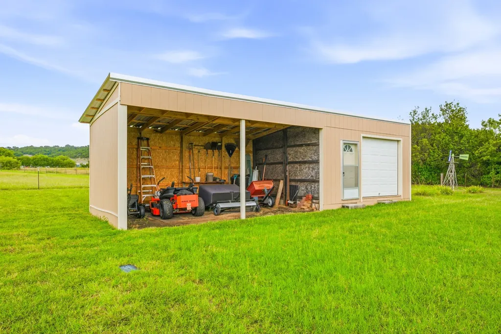 2914 Oak Court Granbury TX 76048