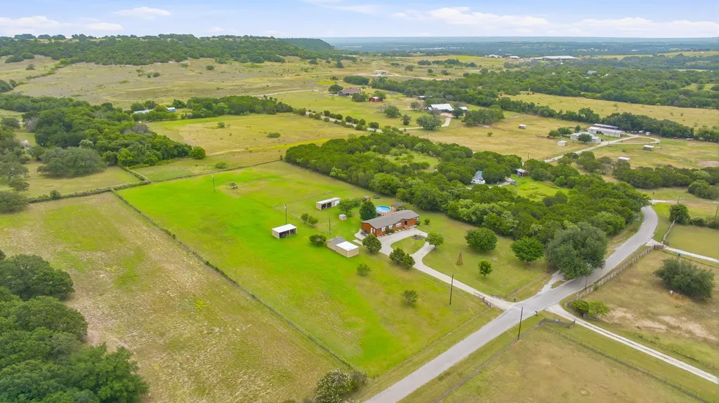 2914 Oak Court Granbury TX 76048