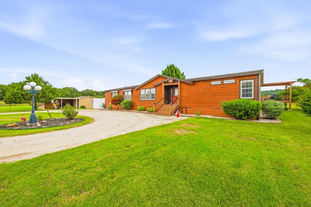 2914 Oak Court Granbury TX 76048