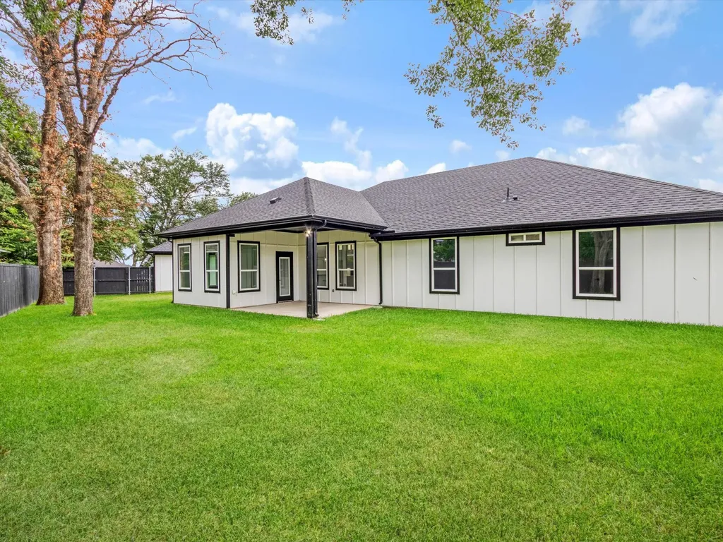 18508 Hickory Circle Kemp TX 75143