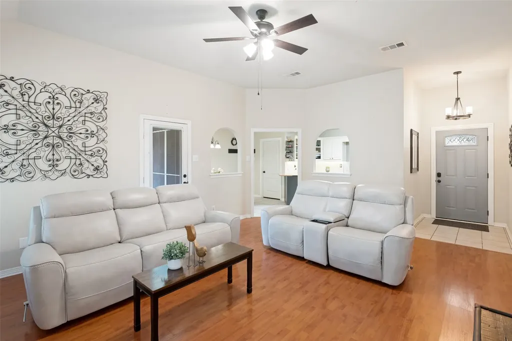 521 Wild Springs Drive Midlothian TX 76065