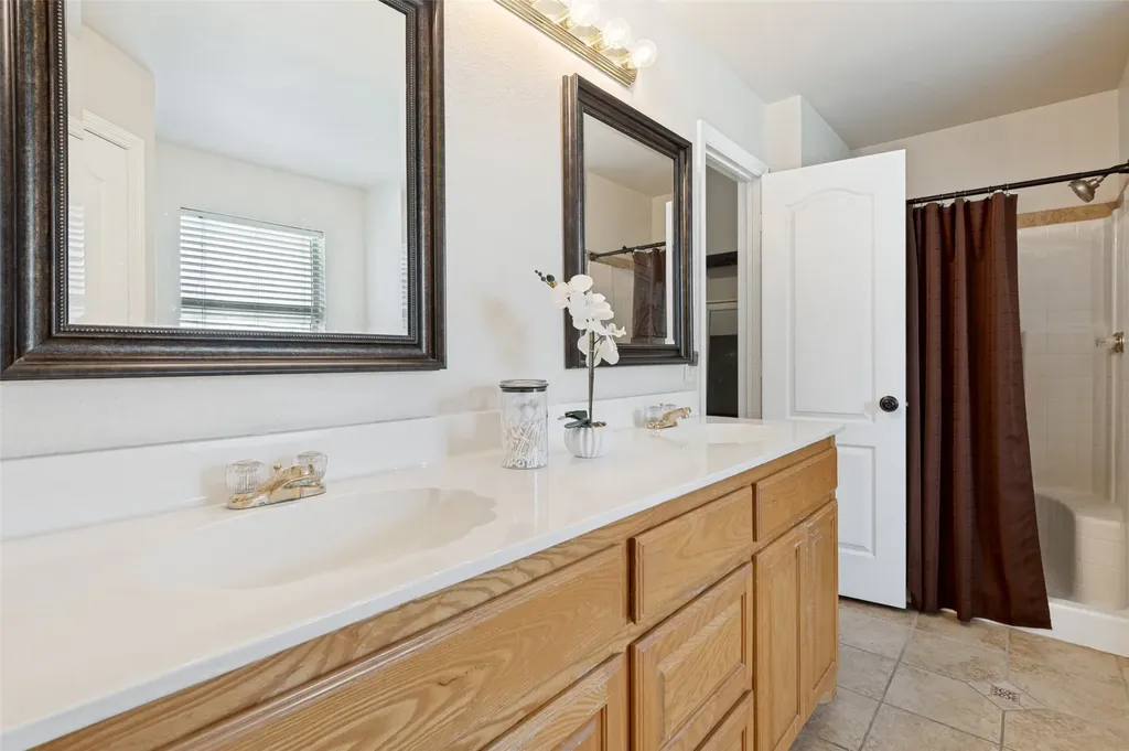 521 Wild Springs Drive Midlothian TX 76065
