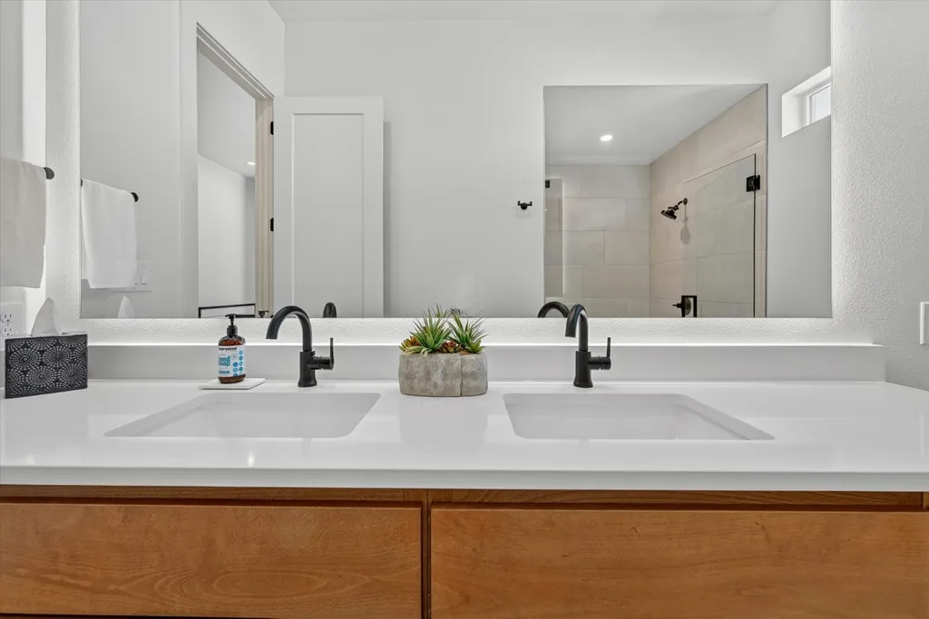 5233 Terry Street Dallas TX 75223