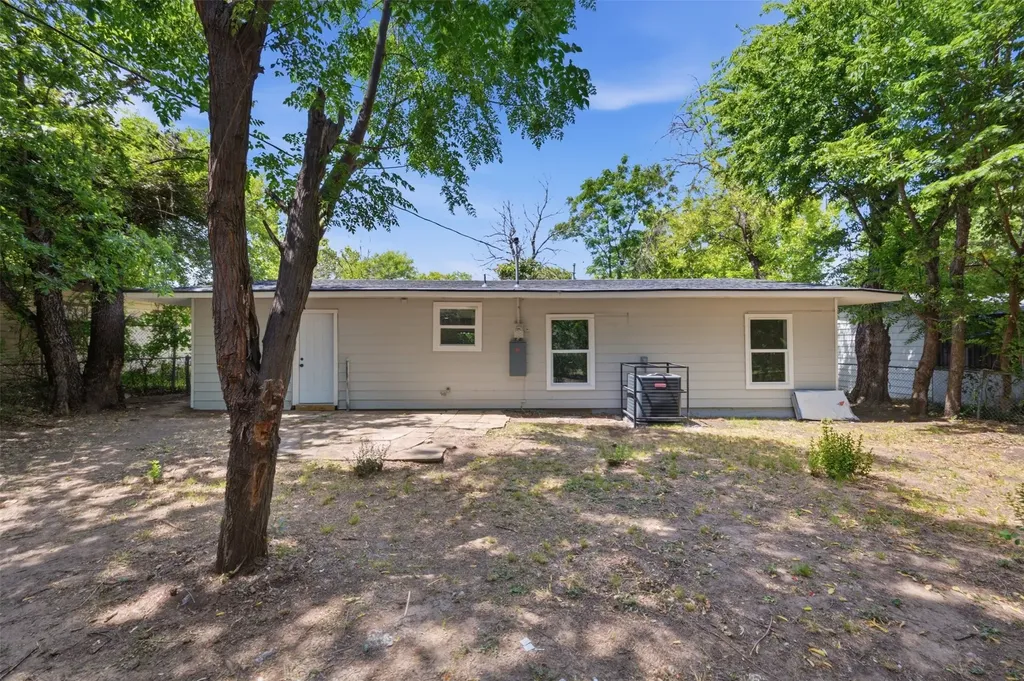 4704 Forbes Street Fort Worth TX 76105