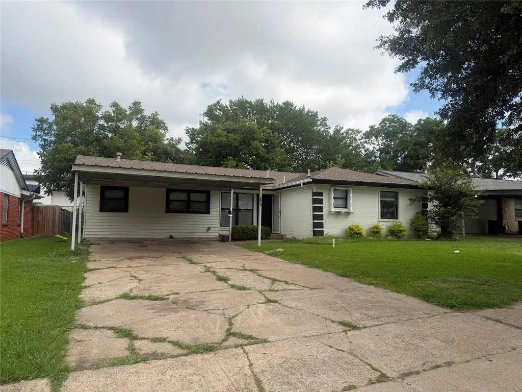 2819 Anchor Drive Mesquite TX 75150