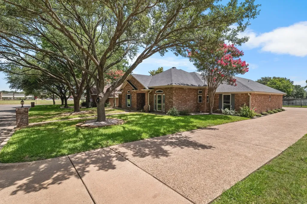 1104 Western Ridge Drive Waco TX 76712