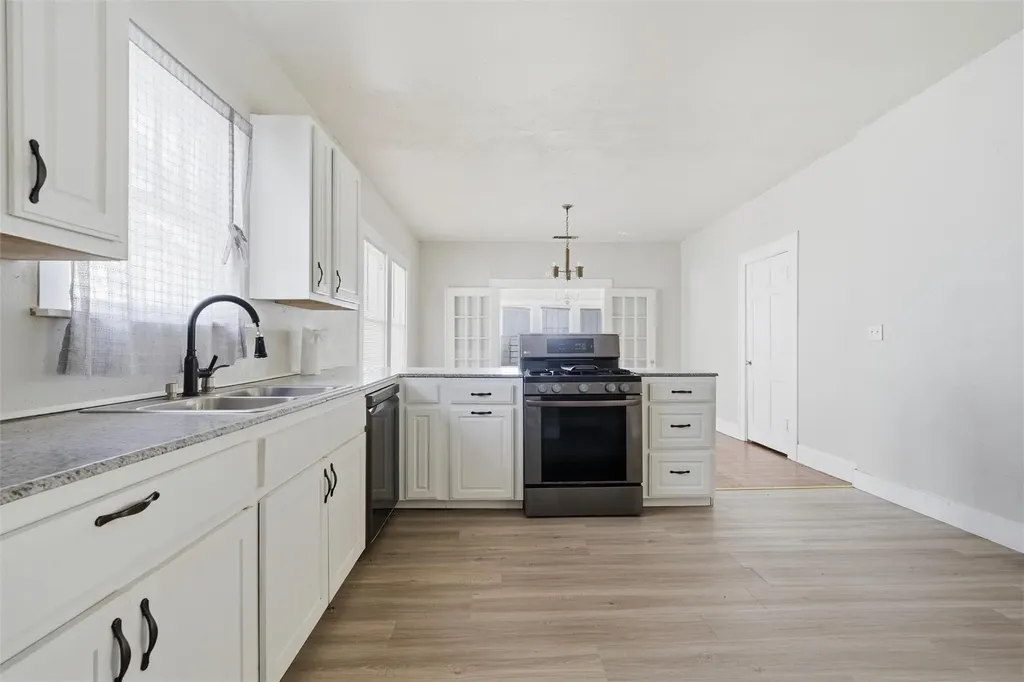 2012 N 5th Street Waco TX 76708