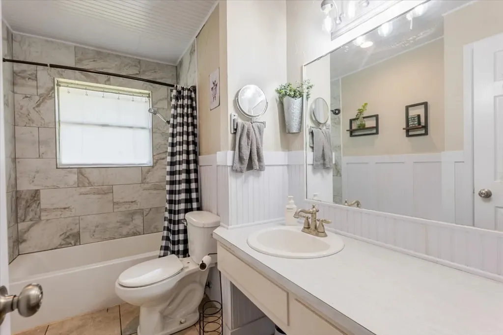 2304 SE 10th Mineral Wells TX 76067