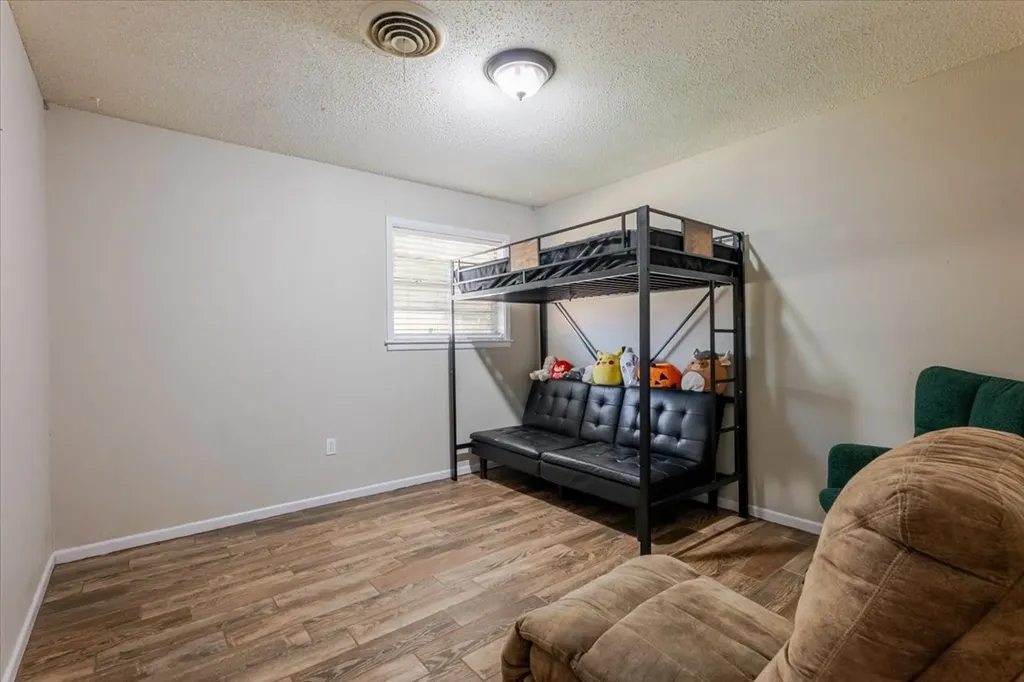 2304 SE 10th Mineral Wells TX 76067